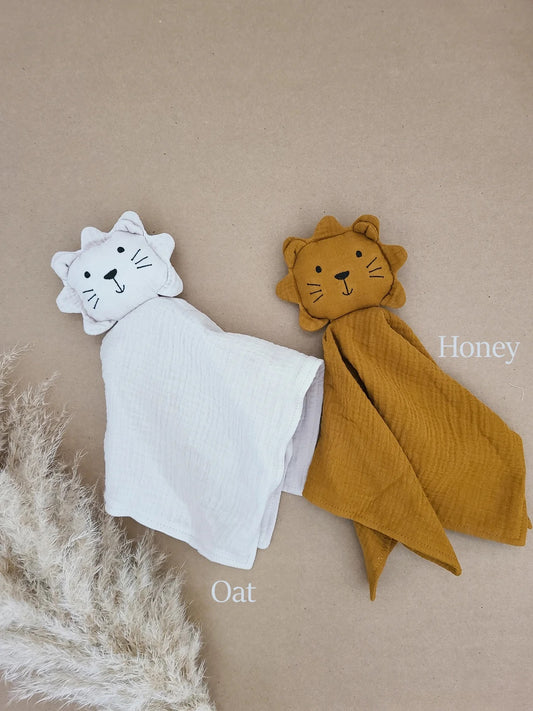 Hallington - Lion Blanket Lovey - Oat