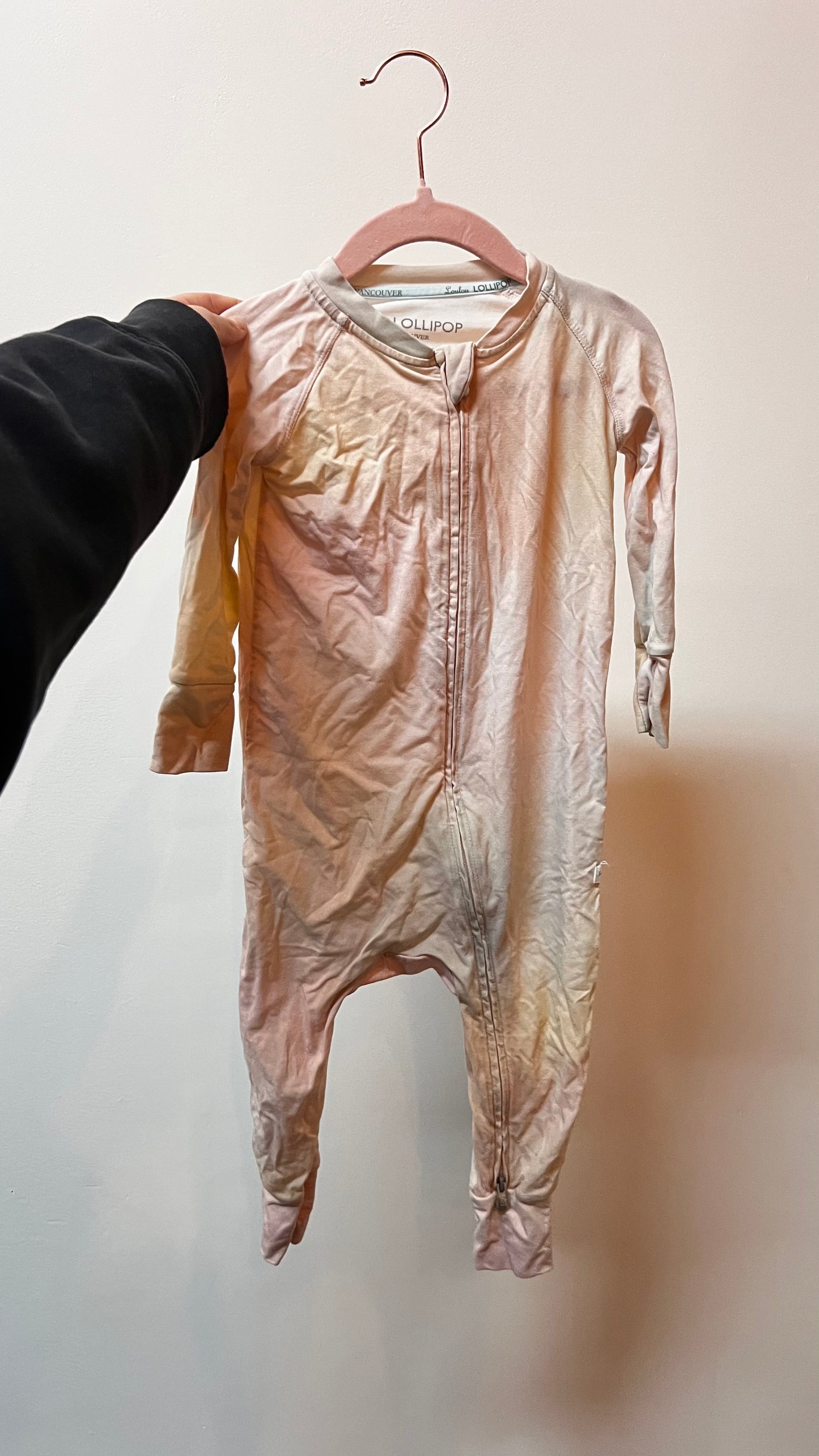 KD - Consignment - Loulou Lollipop Rainbow Gradient Sleeper - 12-18M