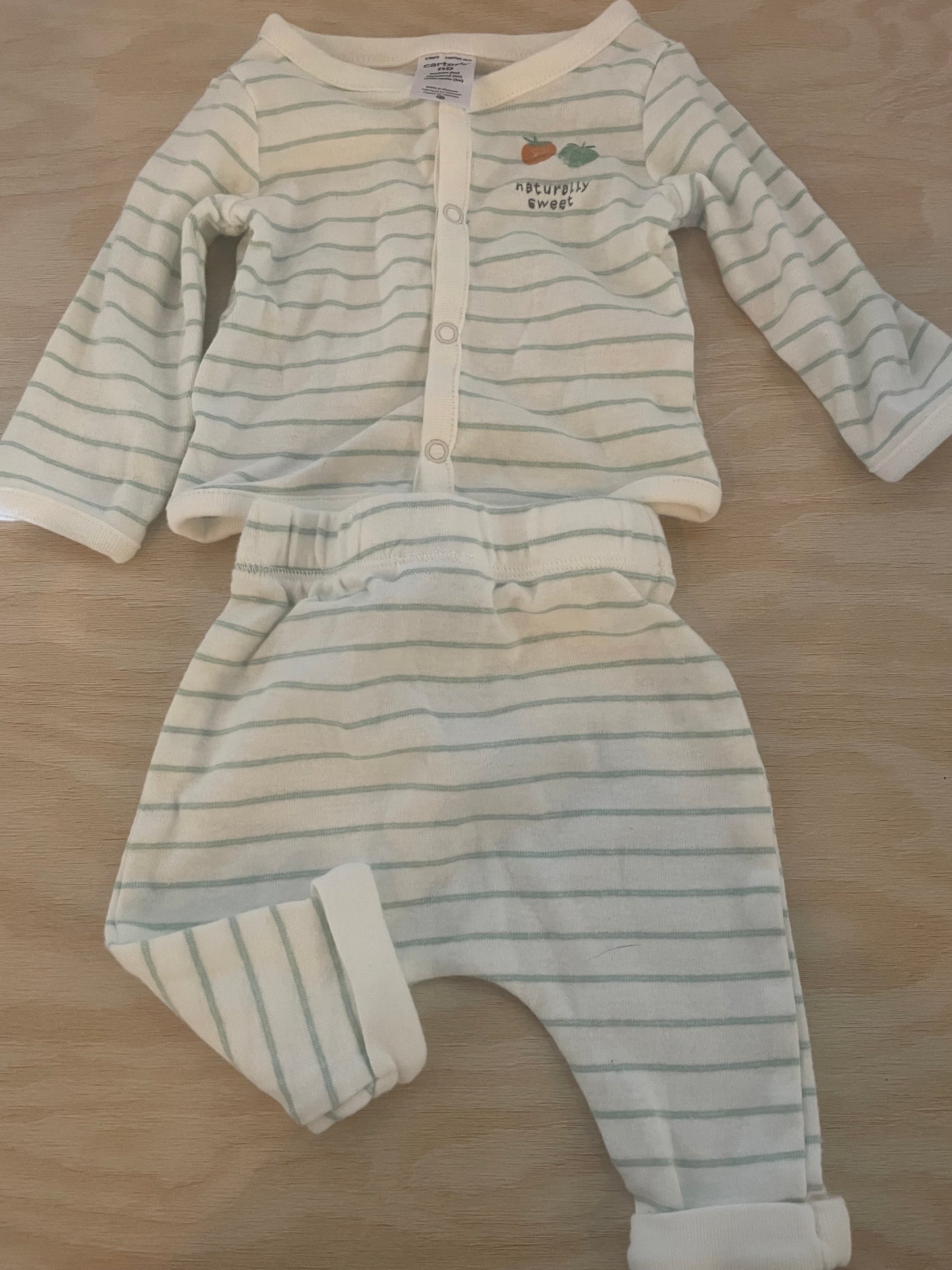 CC - Consignment-Carters green stripped 2 piece set - Newborn