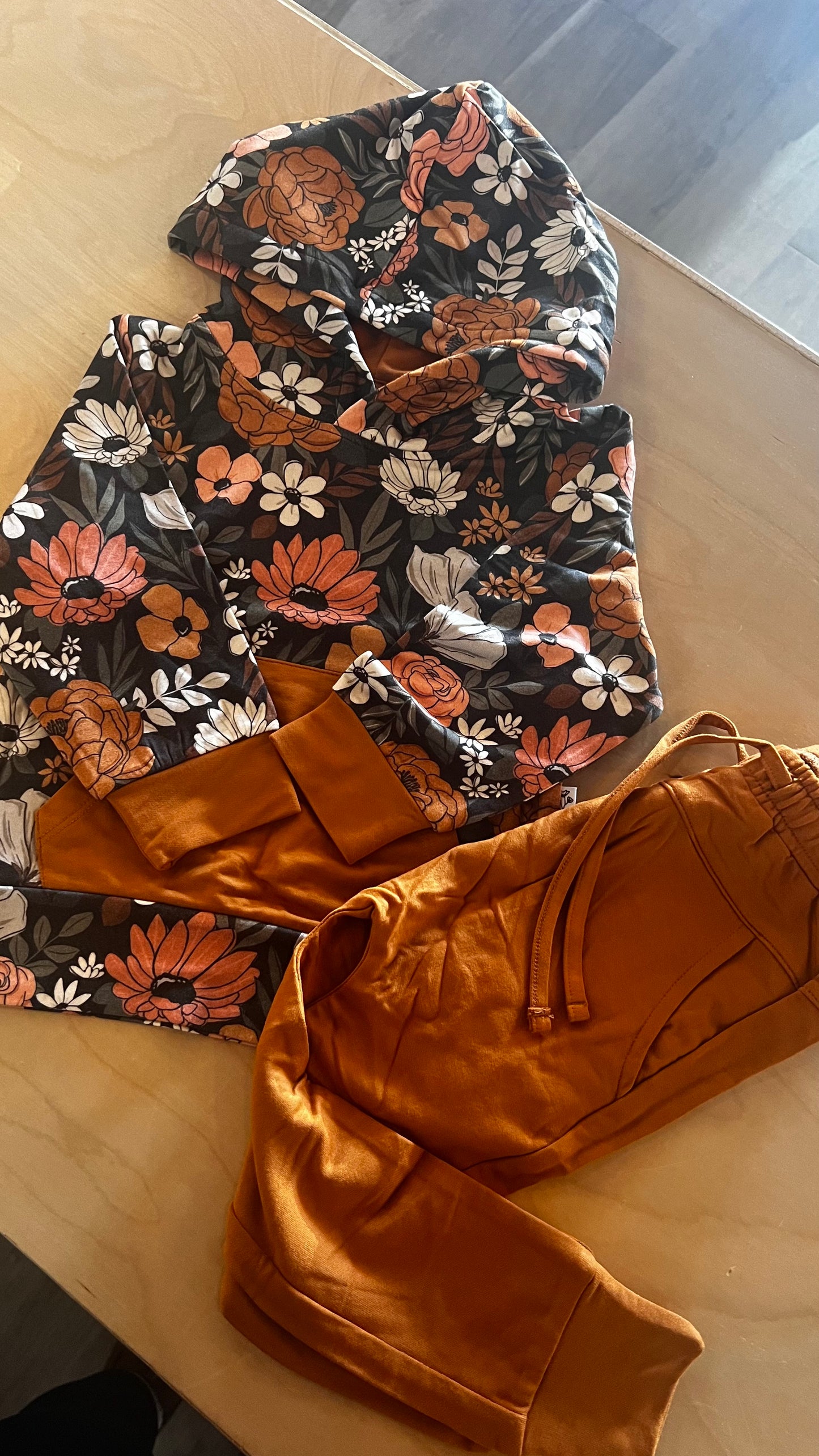 Poppy & Co - Floral Jogger Set