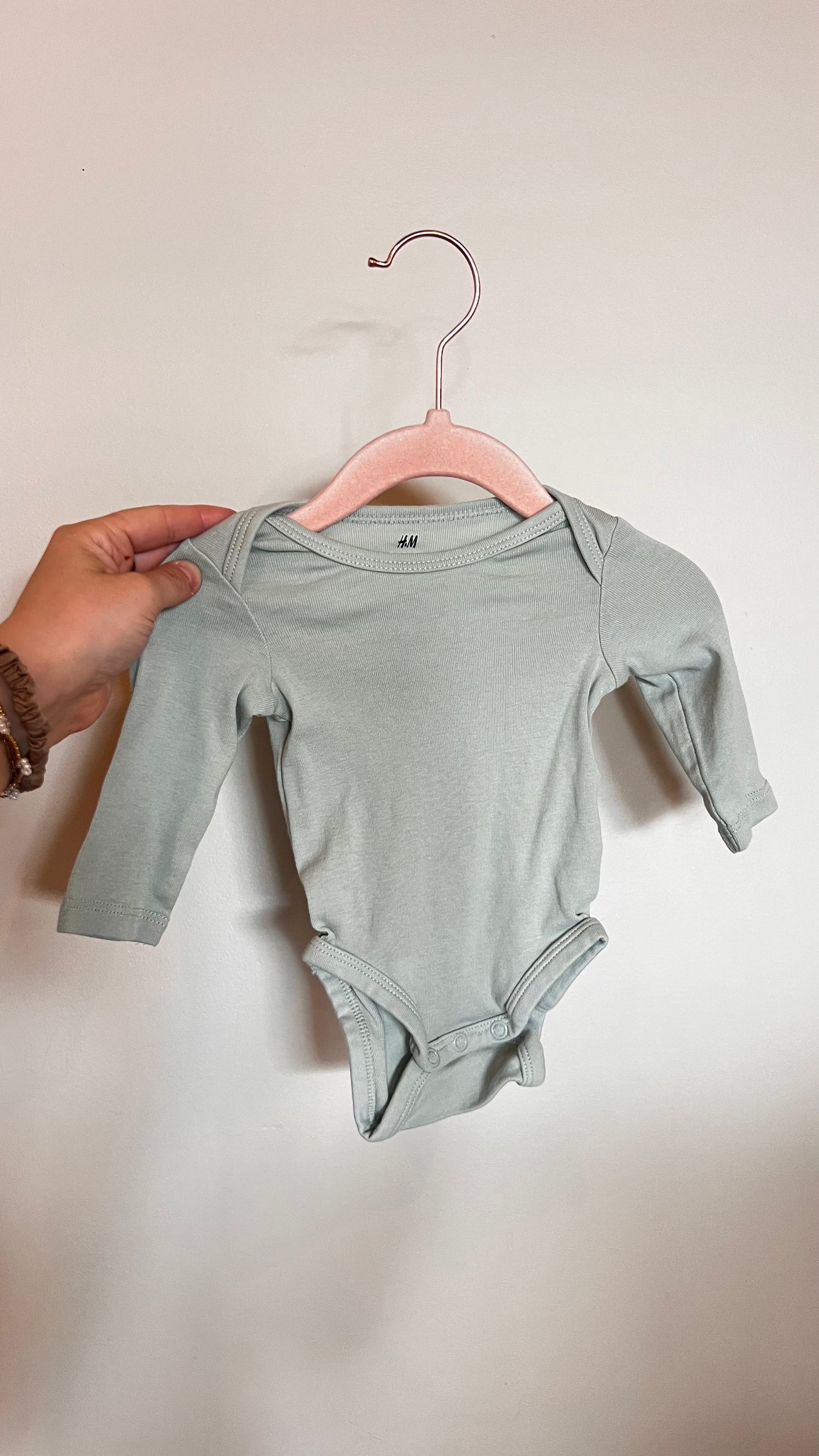 CM - Consignment - H&M Sage Bodysuit 1-2M