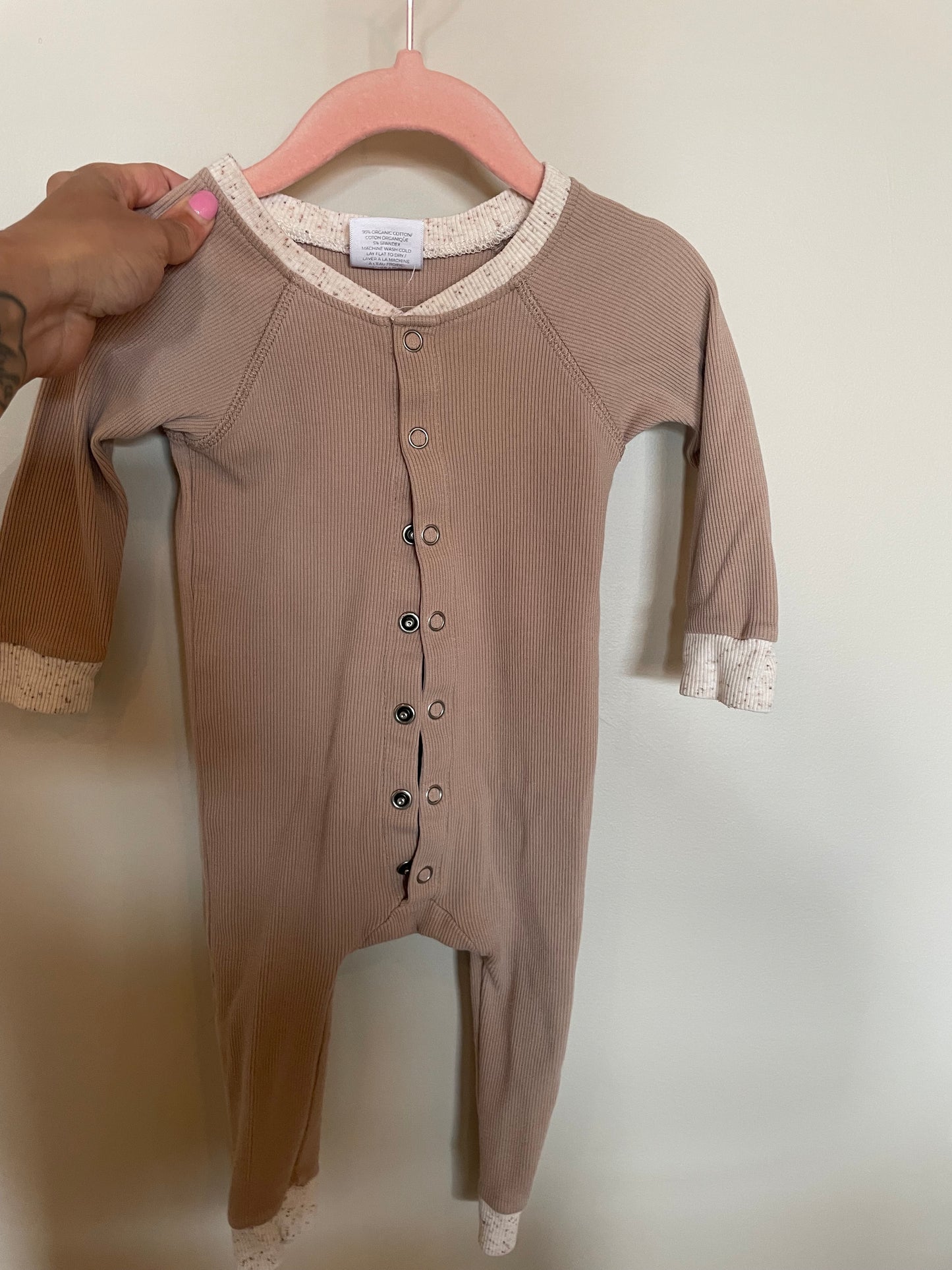 KD-Consignment-Jax + Lennon Beige sleeper - 6-12M