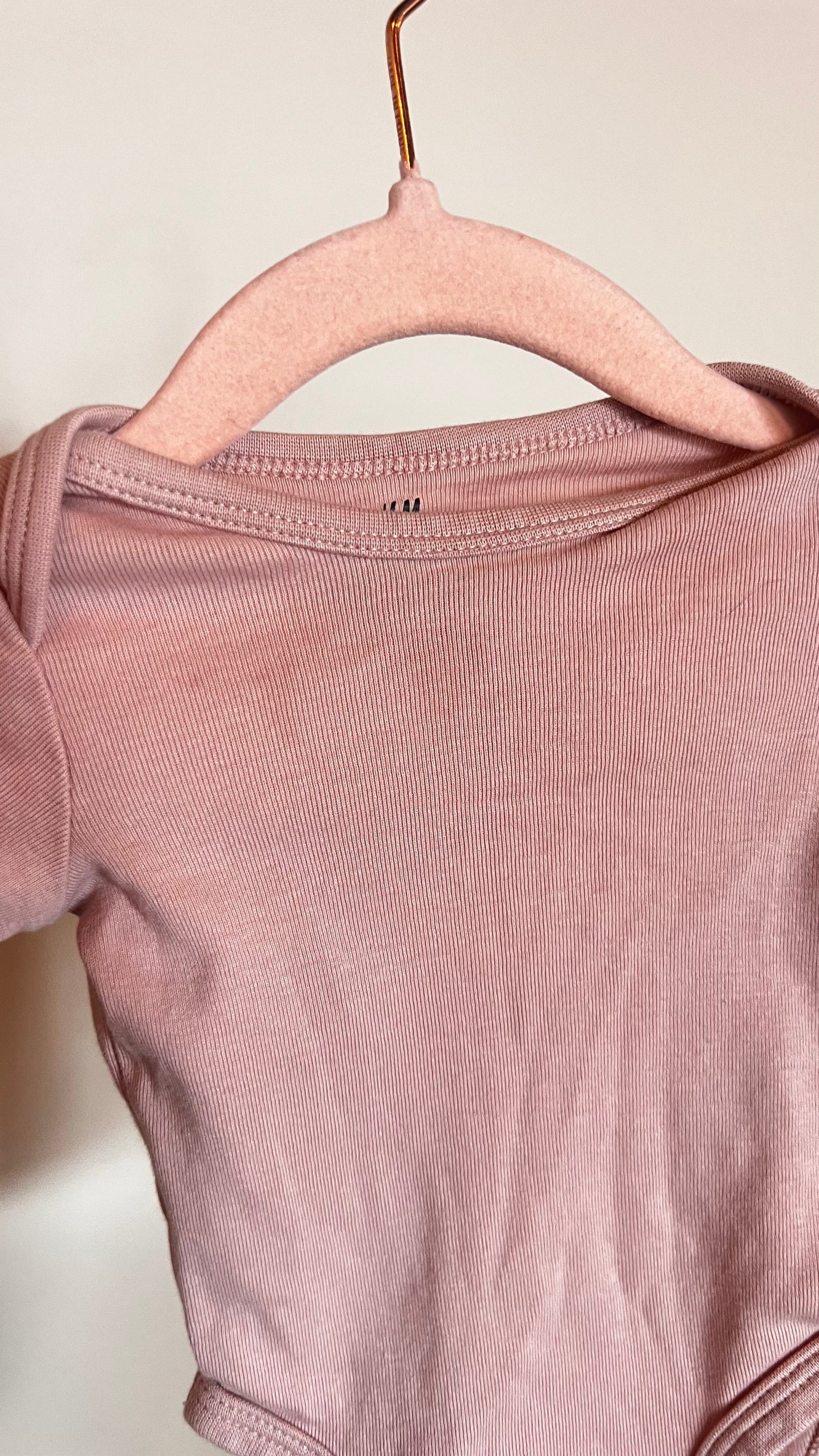 CM - Consignment - H&M Pink Bodysuit 1-2M