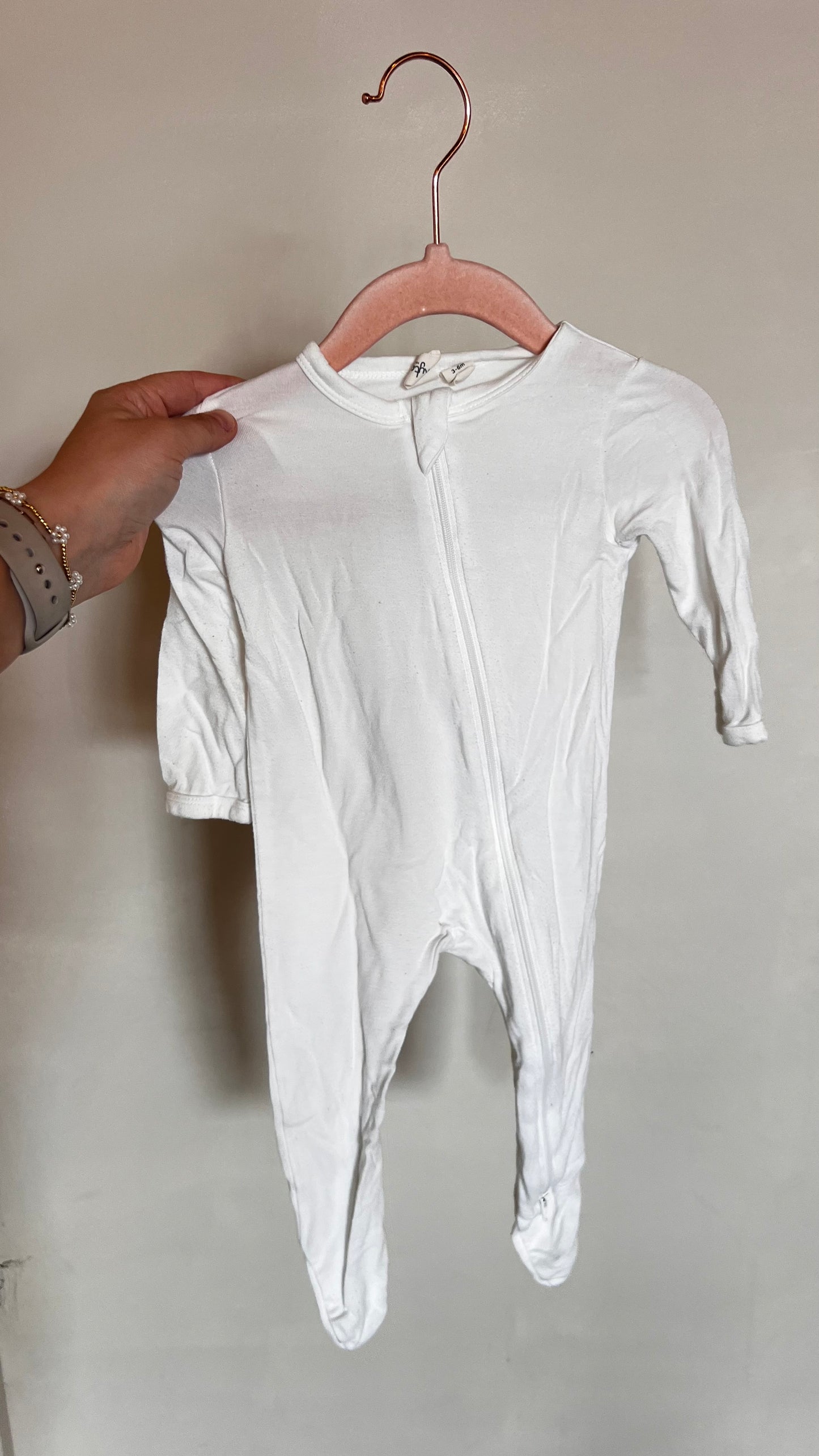 KRH - Consignment - Kyte Baby White Sleeper 3-6M