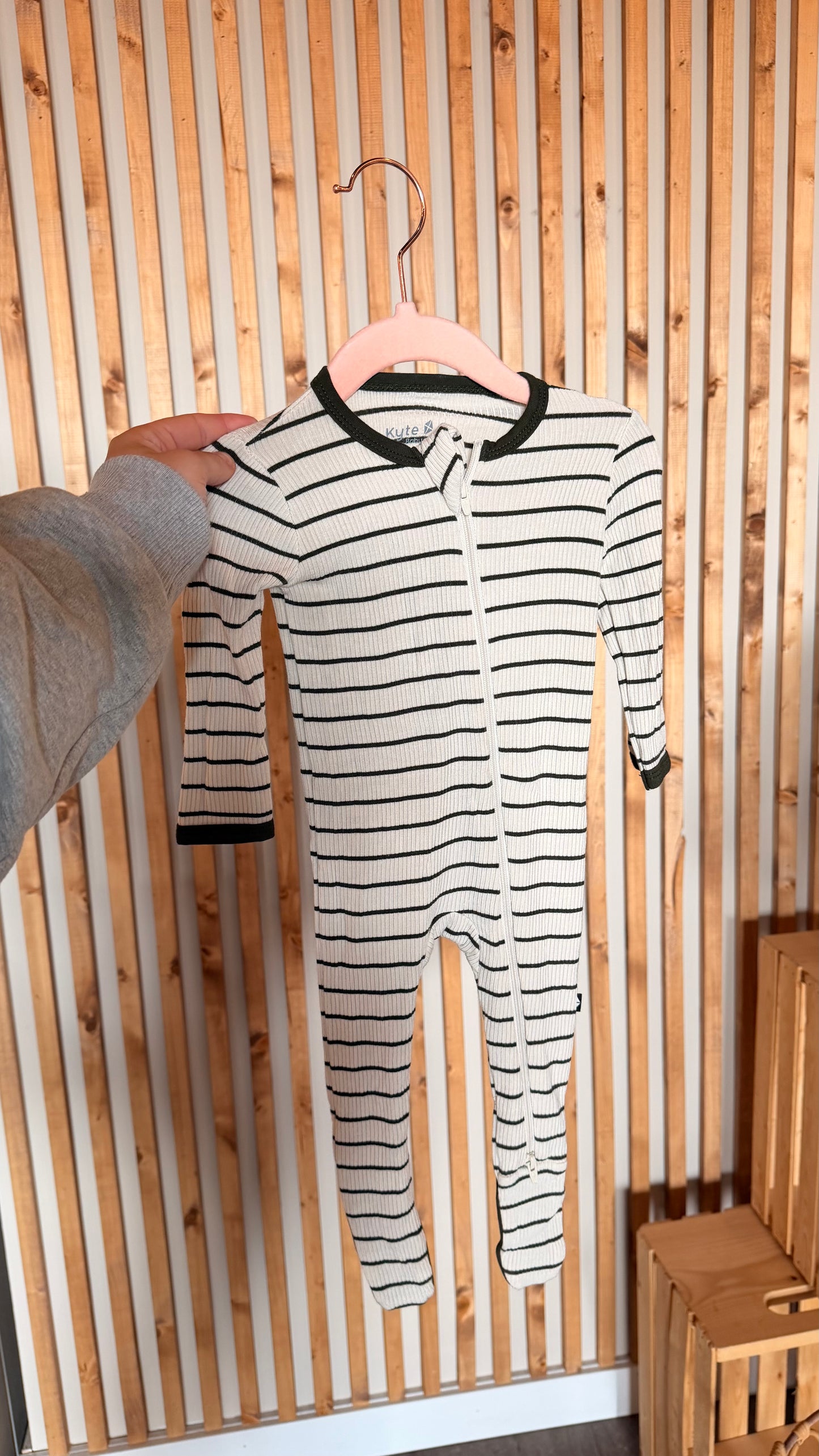 MM - Consignment - Kyte Baby Ribbed Stripped Bamboo Sleeper 3-6M