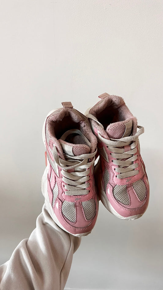GC - Consignment - Reebok Pink Runners - Size 13