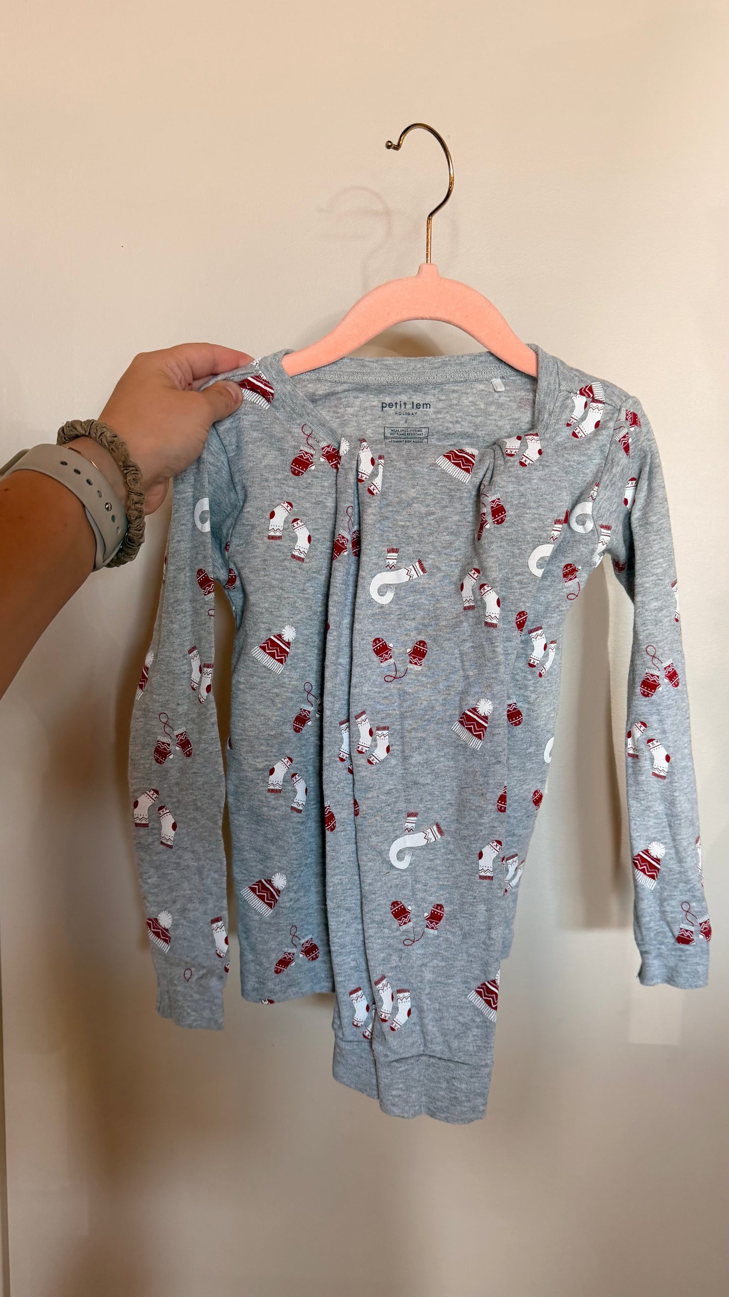 CAR MAR - Consignment -Petit Lem Grey Holiday PJs 5Y