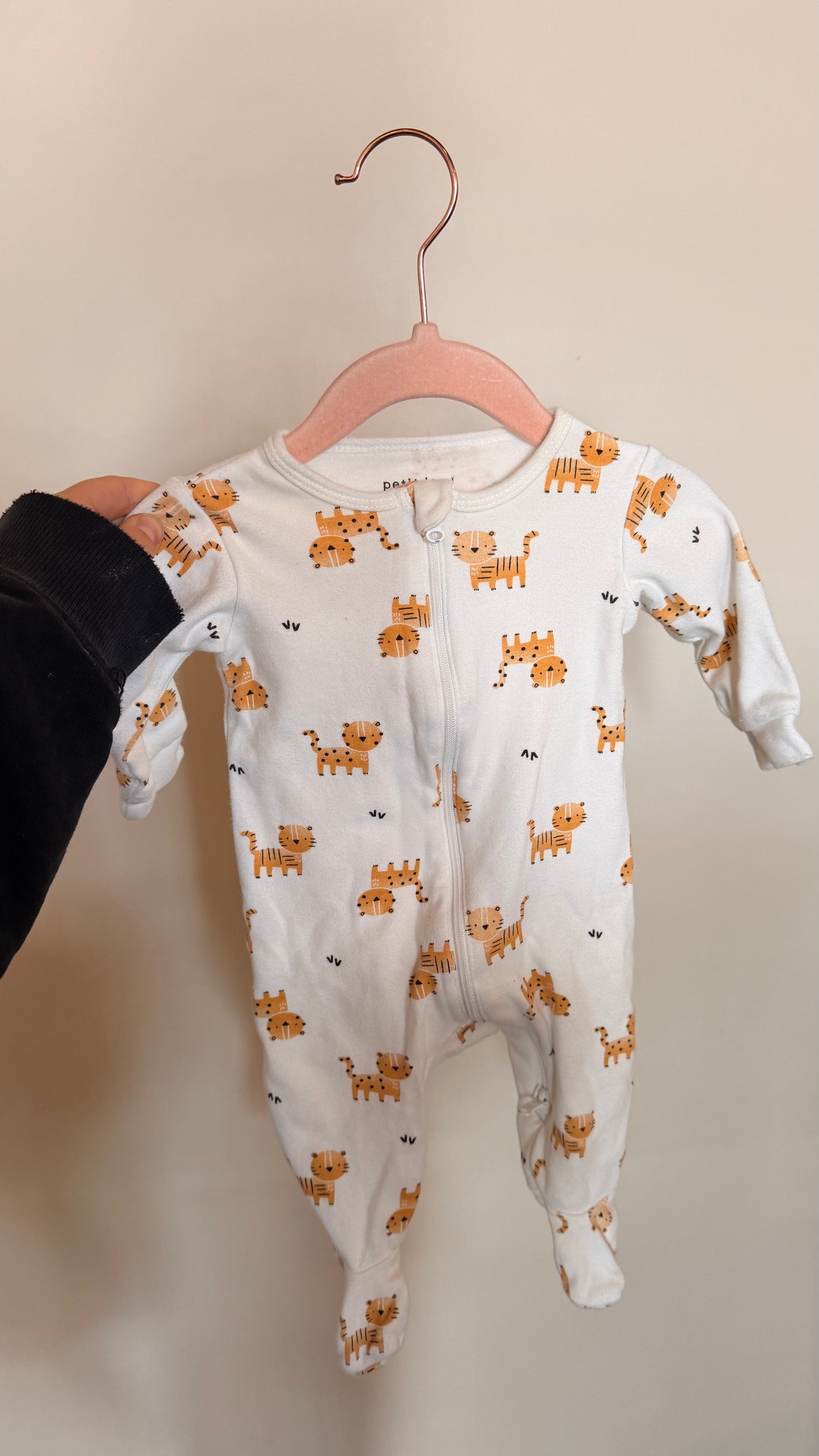 BB Consignment - Petit Lem Lion Sleeper 3M