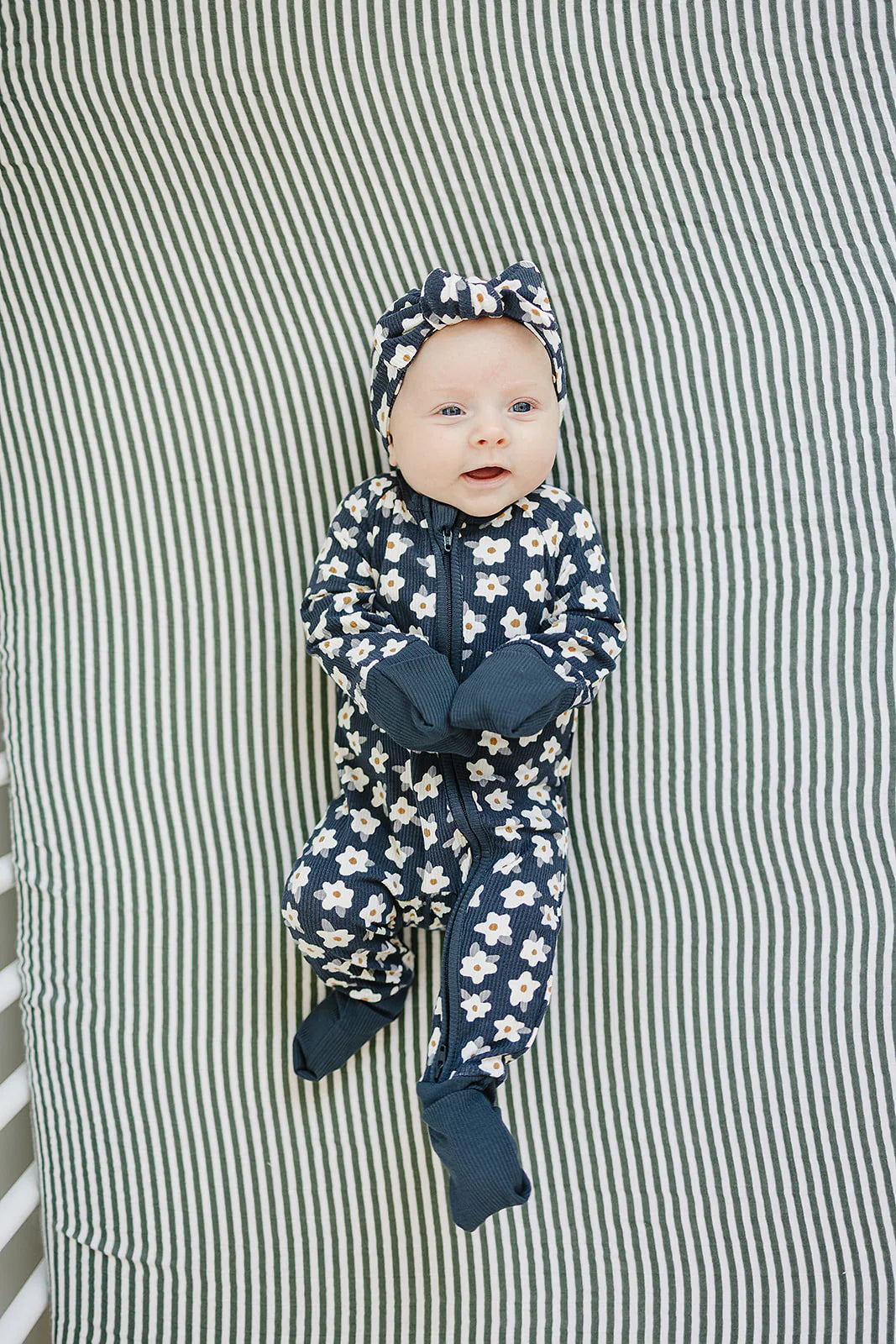 Mebie Baby - Navy Daisy Ribbed Bamboo Zipper
