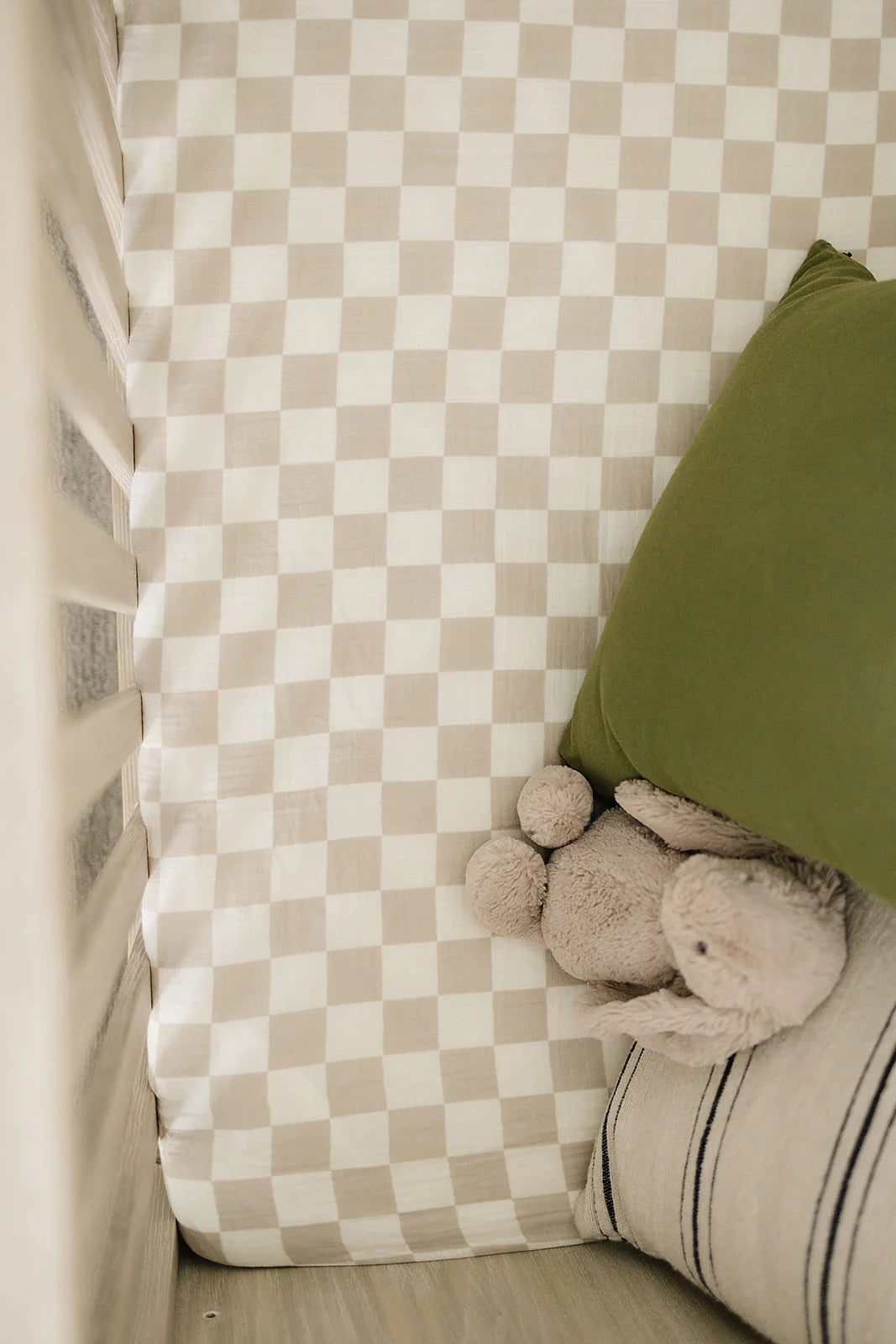 Mebie Baby - Taupe Checkered Muslin Crib Sheet