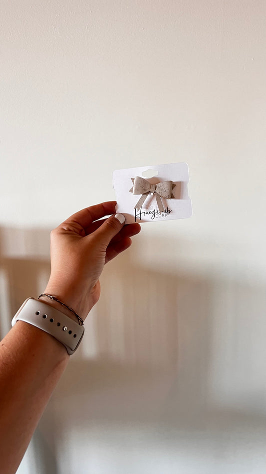 Honeycomb Cork - Sadie Bow - Clip - White