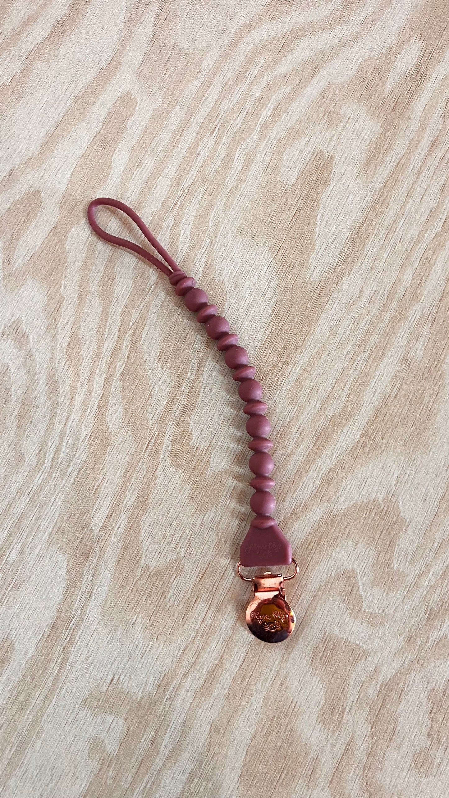 DS - Consignment - Itzy Ritzy Plum Paci Clip