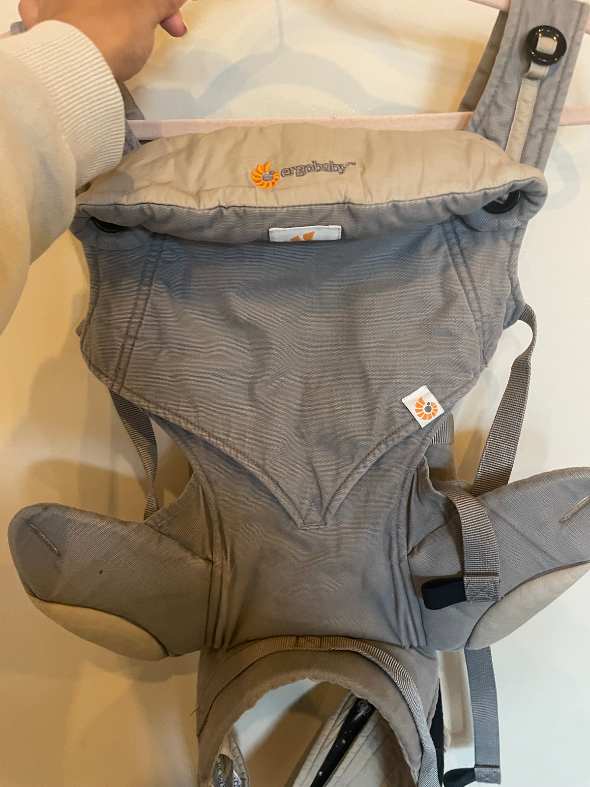 SJ - Consignment - Ergobaby Omni Classic Carrier