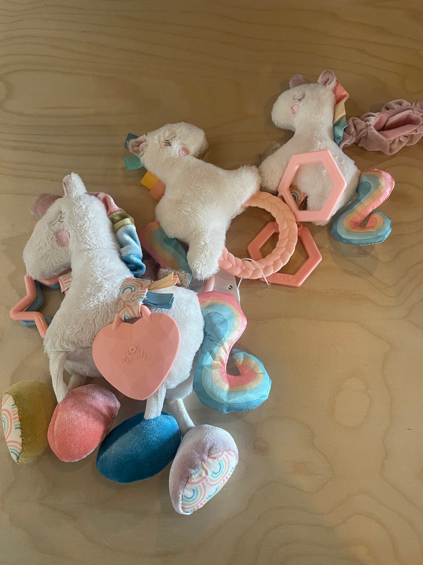 CC - Consignment - Itzy Ritzy Unicorn Love And Link Toys For Stroller And Car seat