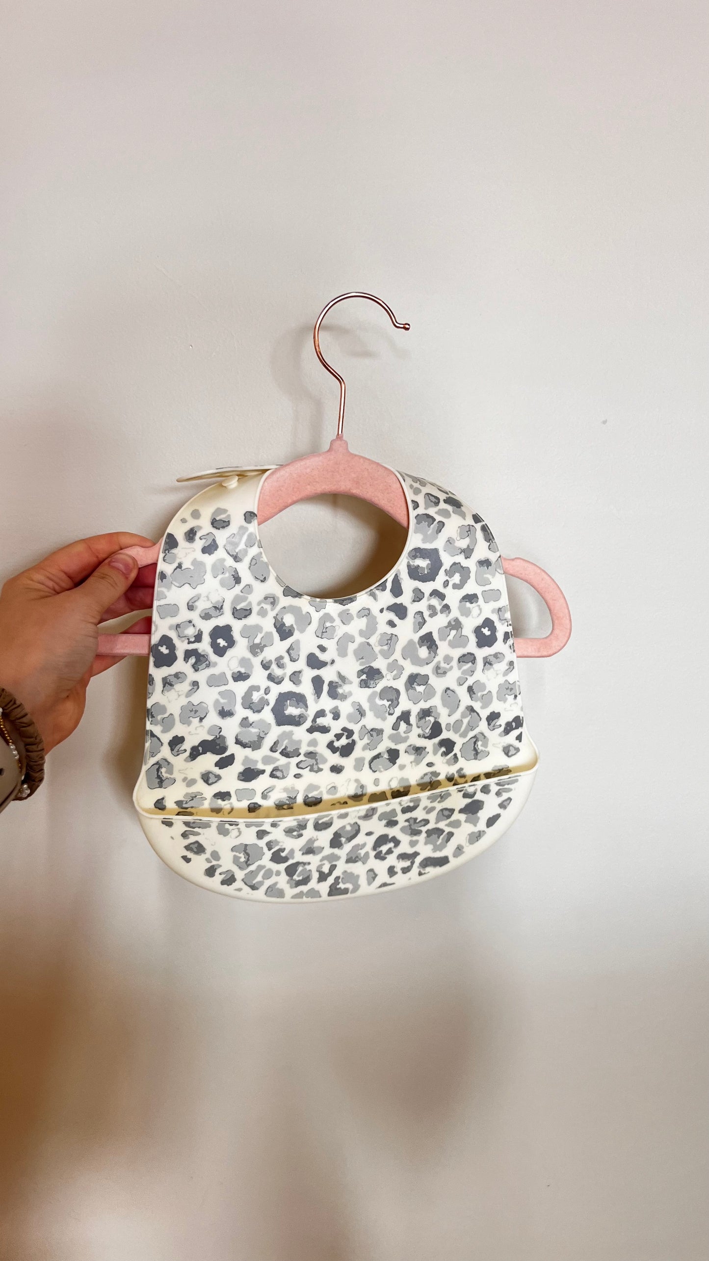 DS - Consignment - Cheetah Print Silicone Bib