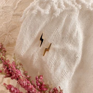 Lises Pieces - Lightning Bolt Studs - Gold