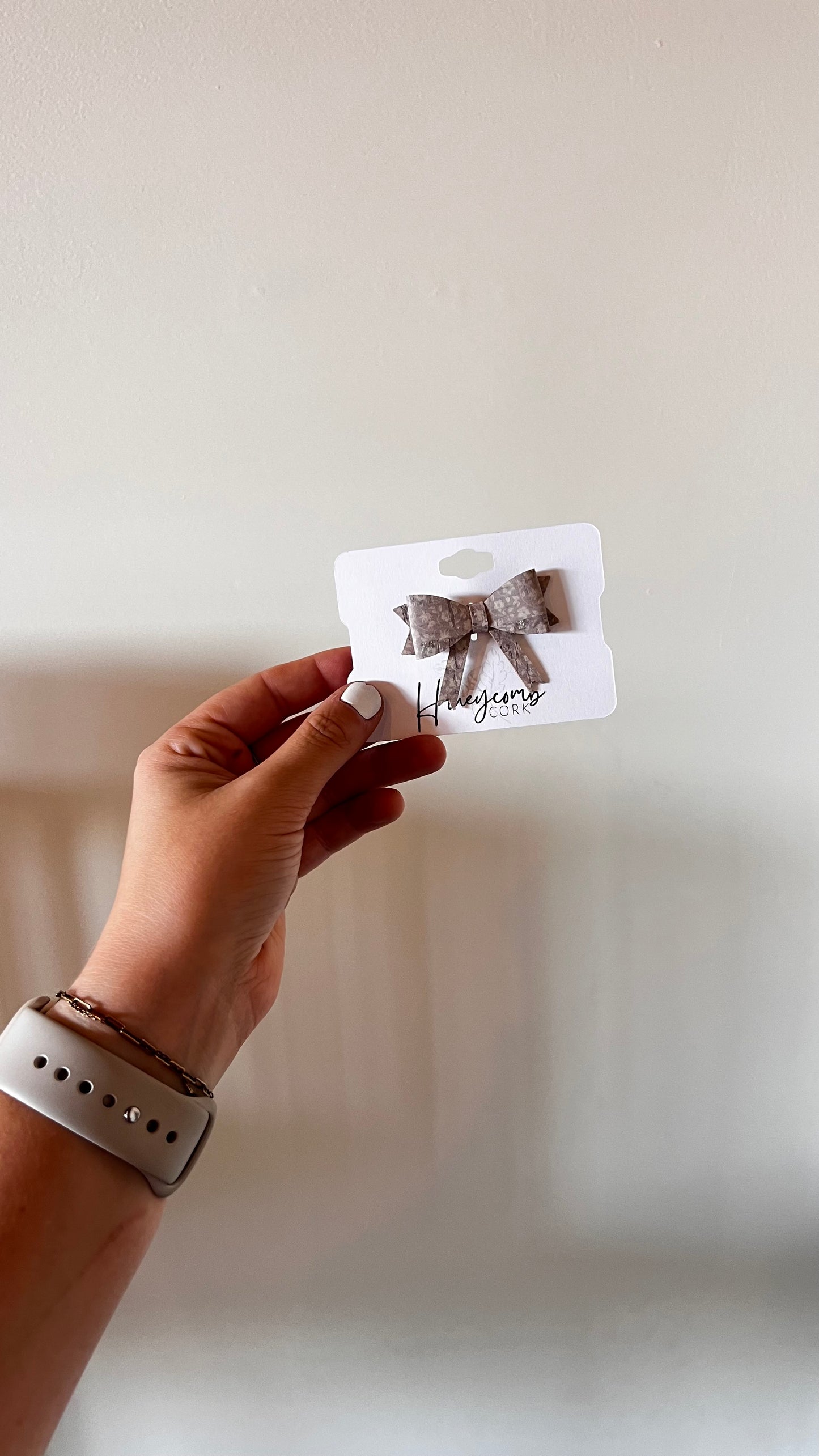 Honeycomb Cork - Sadie Bow - Clip - Grey Floral