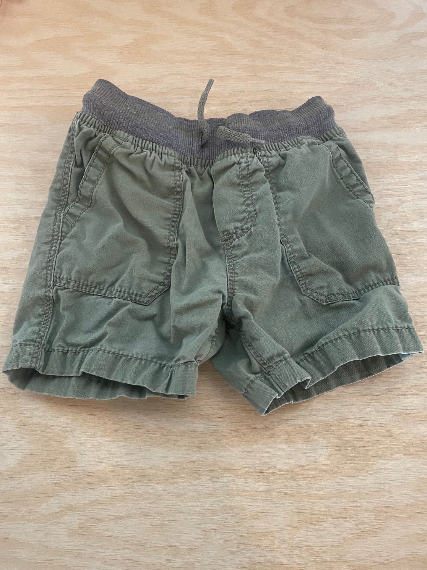 CD-Consignment-Oshkosh Green Cargo Short - 3T