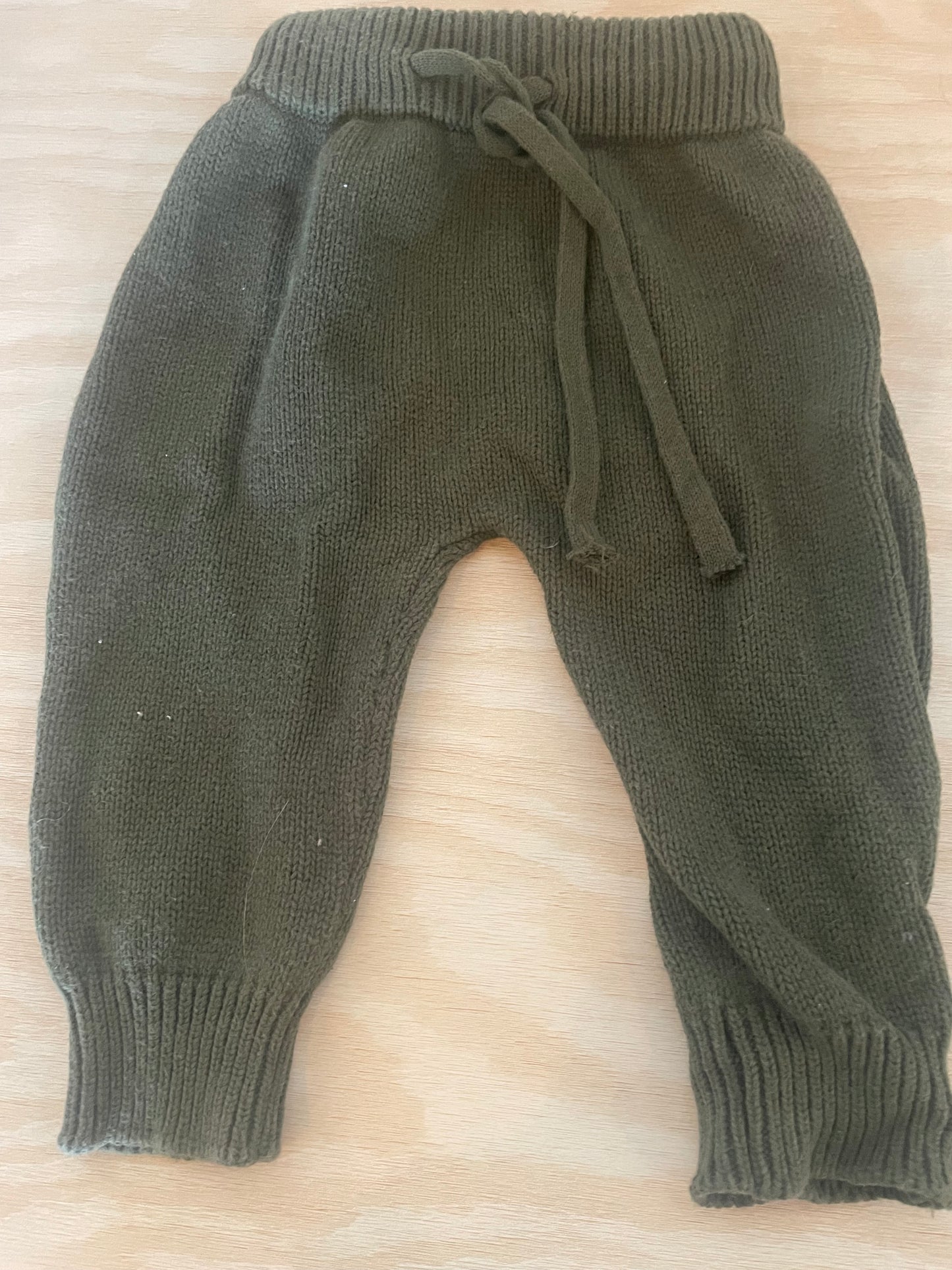SM-Consignment-Mebie baby forest green knit pant 0-3M