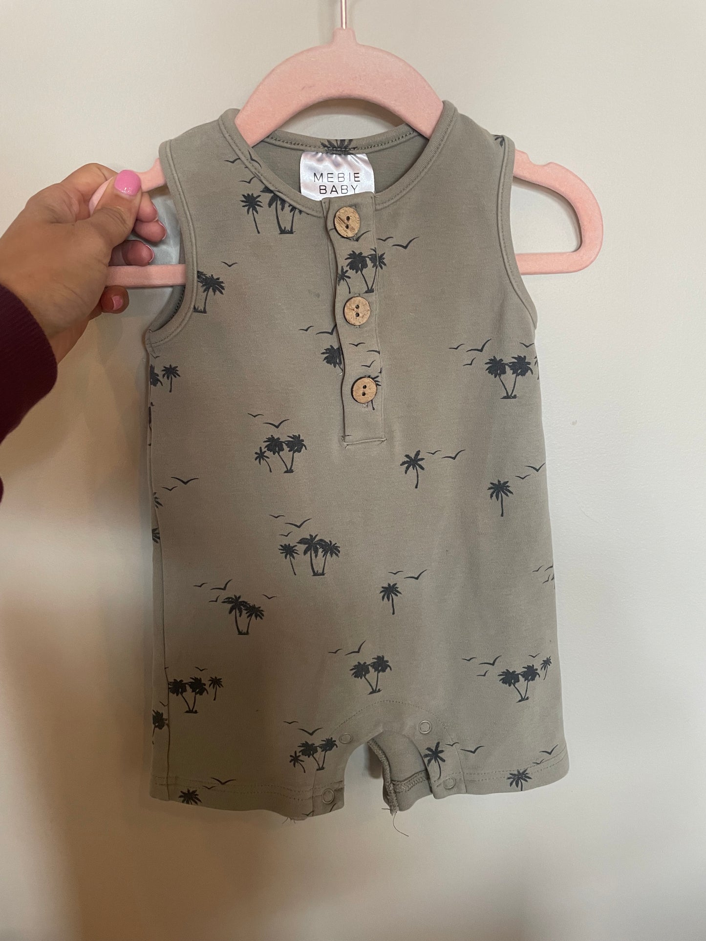 Em-Consignment-Mebie baby green palm tree romper 6-12M