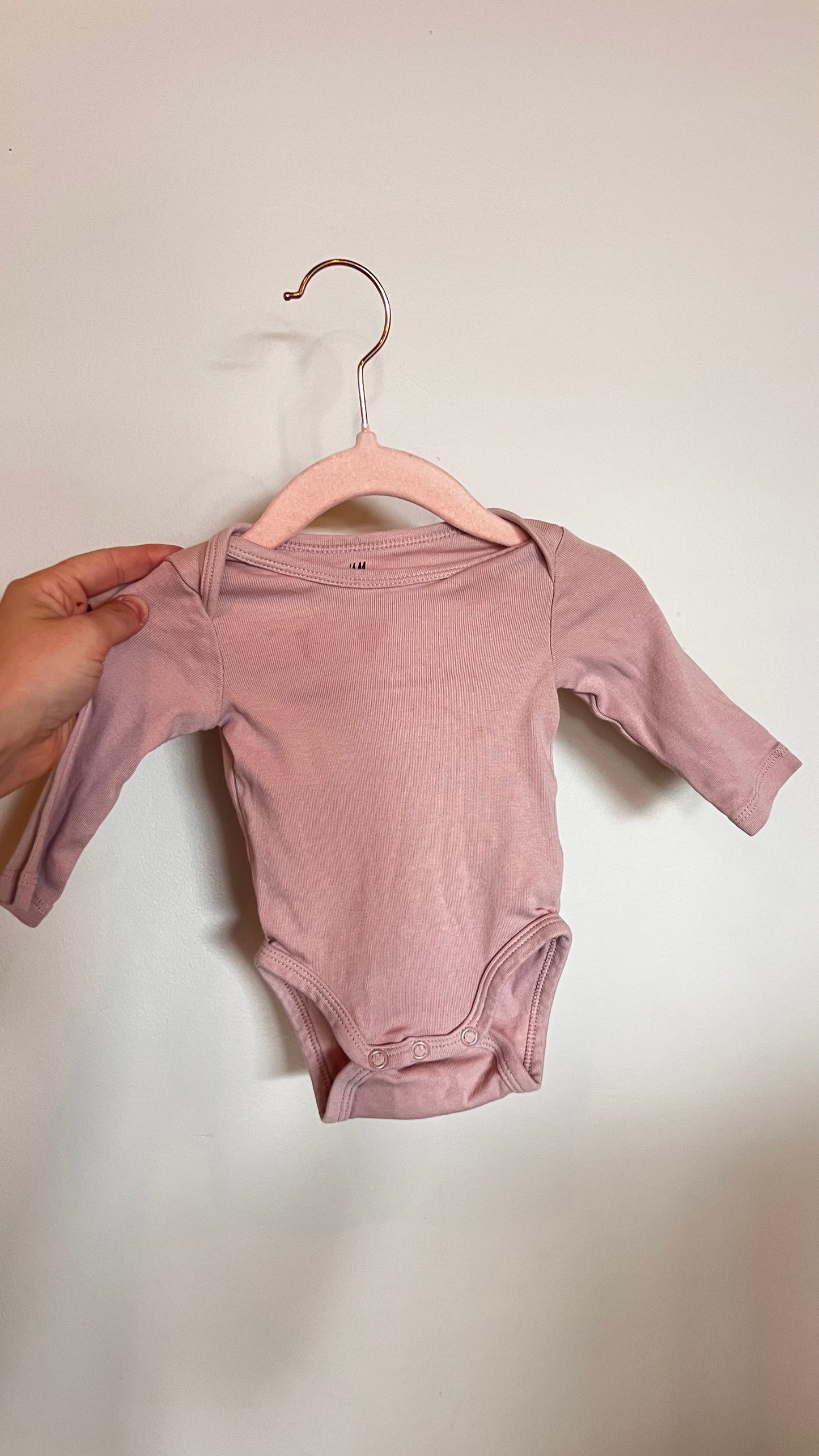 CM - Consignment - H&M Pink Bodysuit 1-2M
