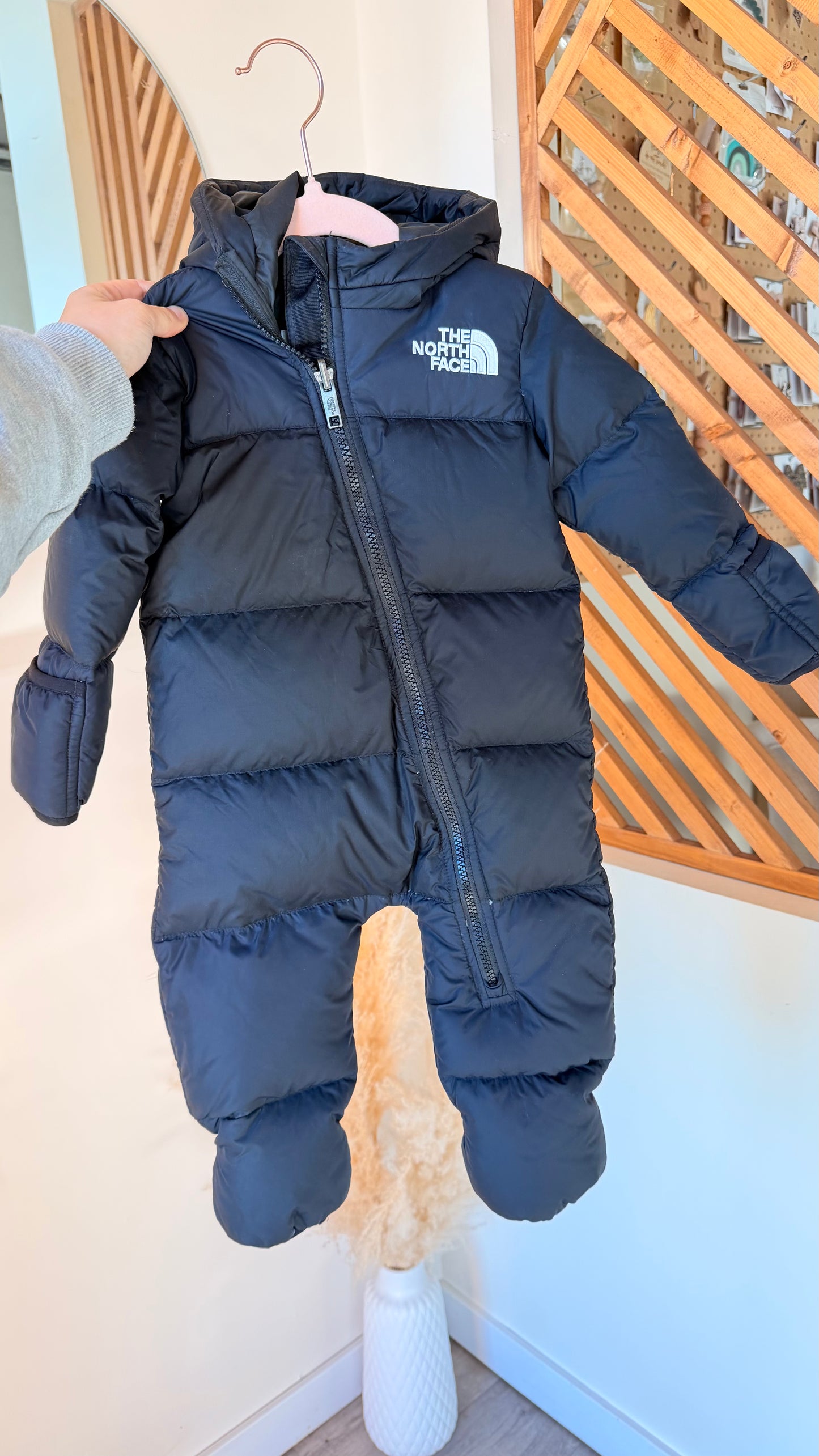 CC Consignment - North Face Black Snowsuit 6-12M