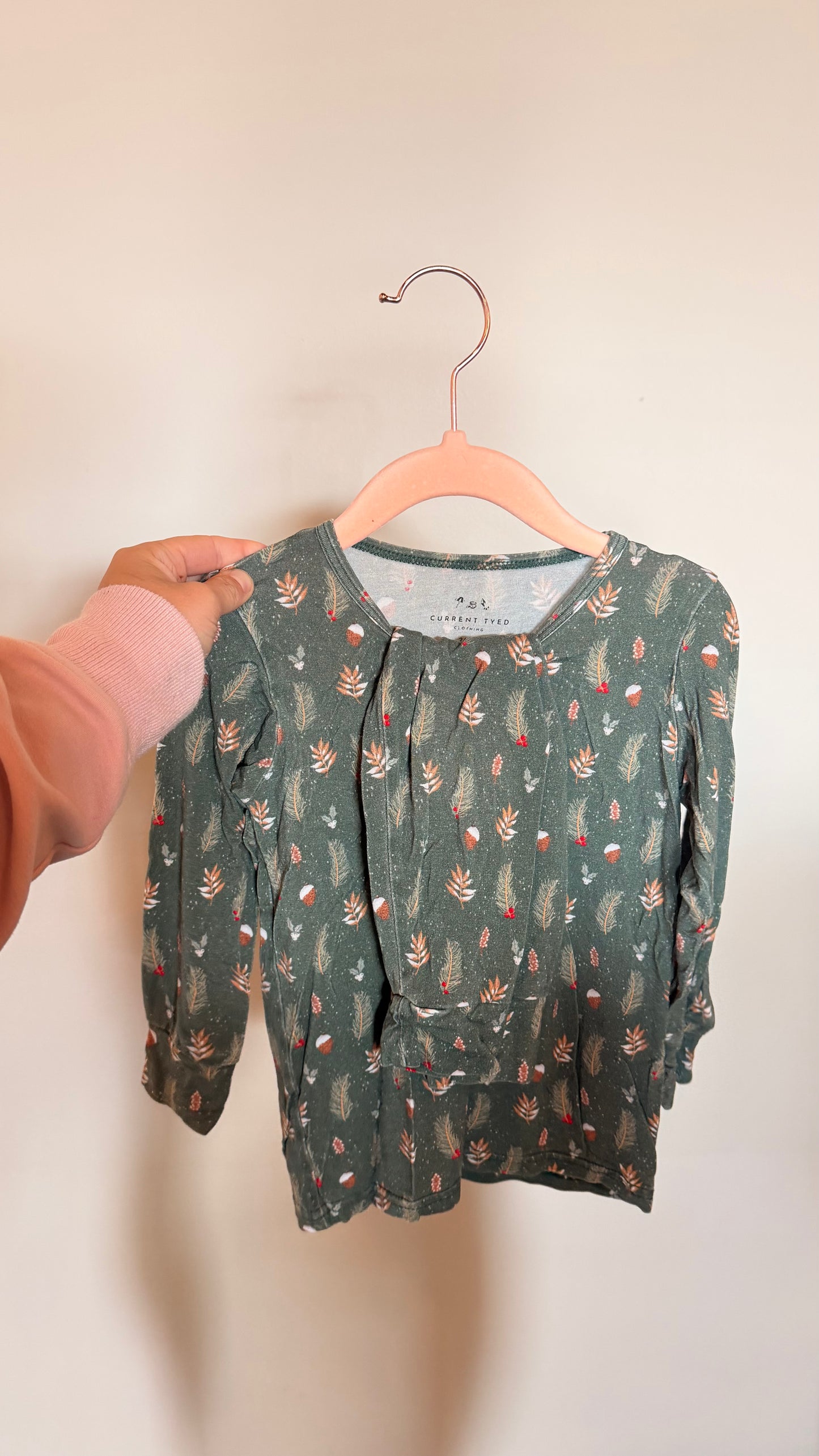CD - Consignment - Current Tyed - Green Holiday PJs 2/3Y