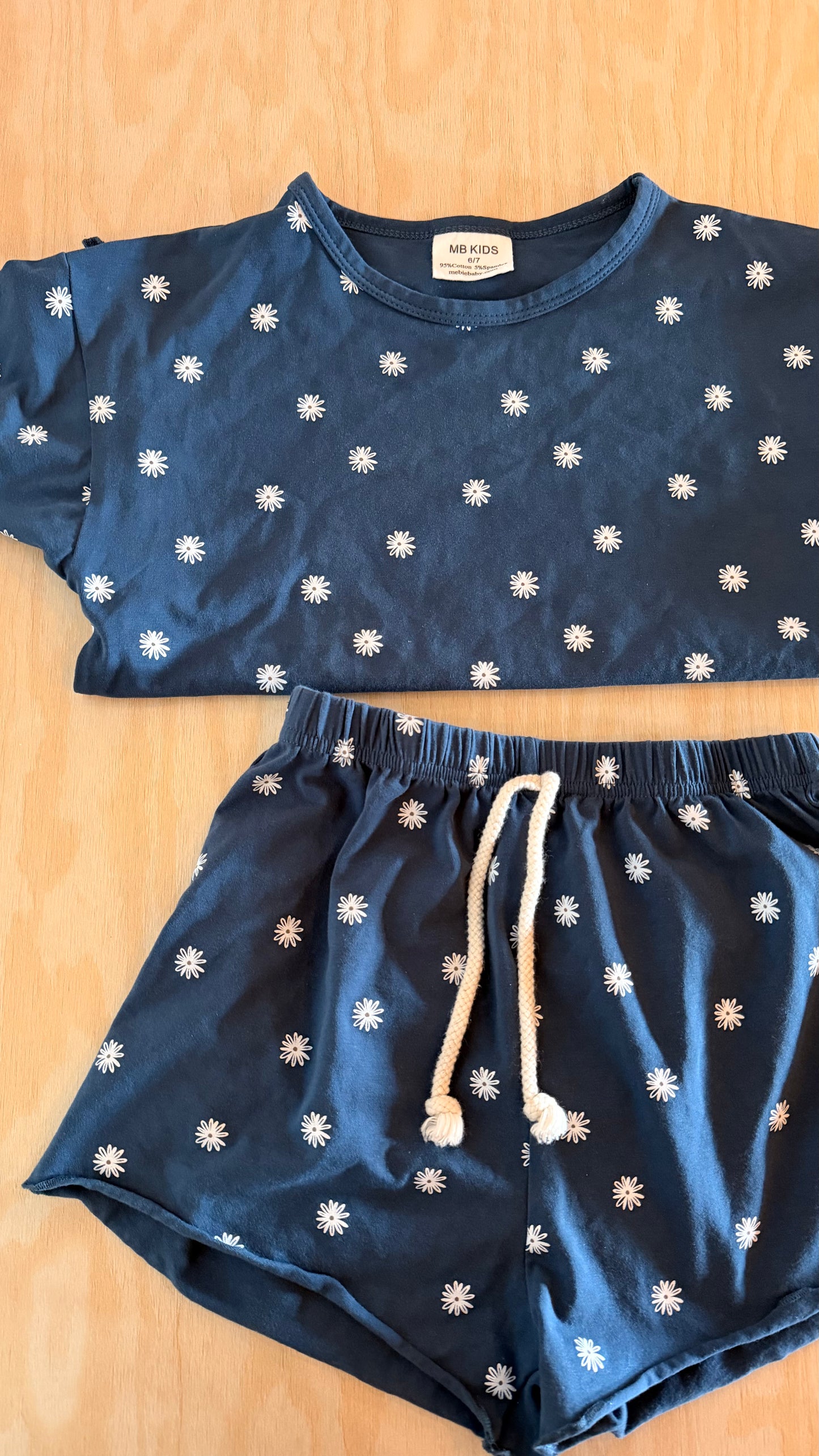 EM - Consignment - Mebie Baby Navy Floral Short Set 6/7Y