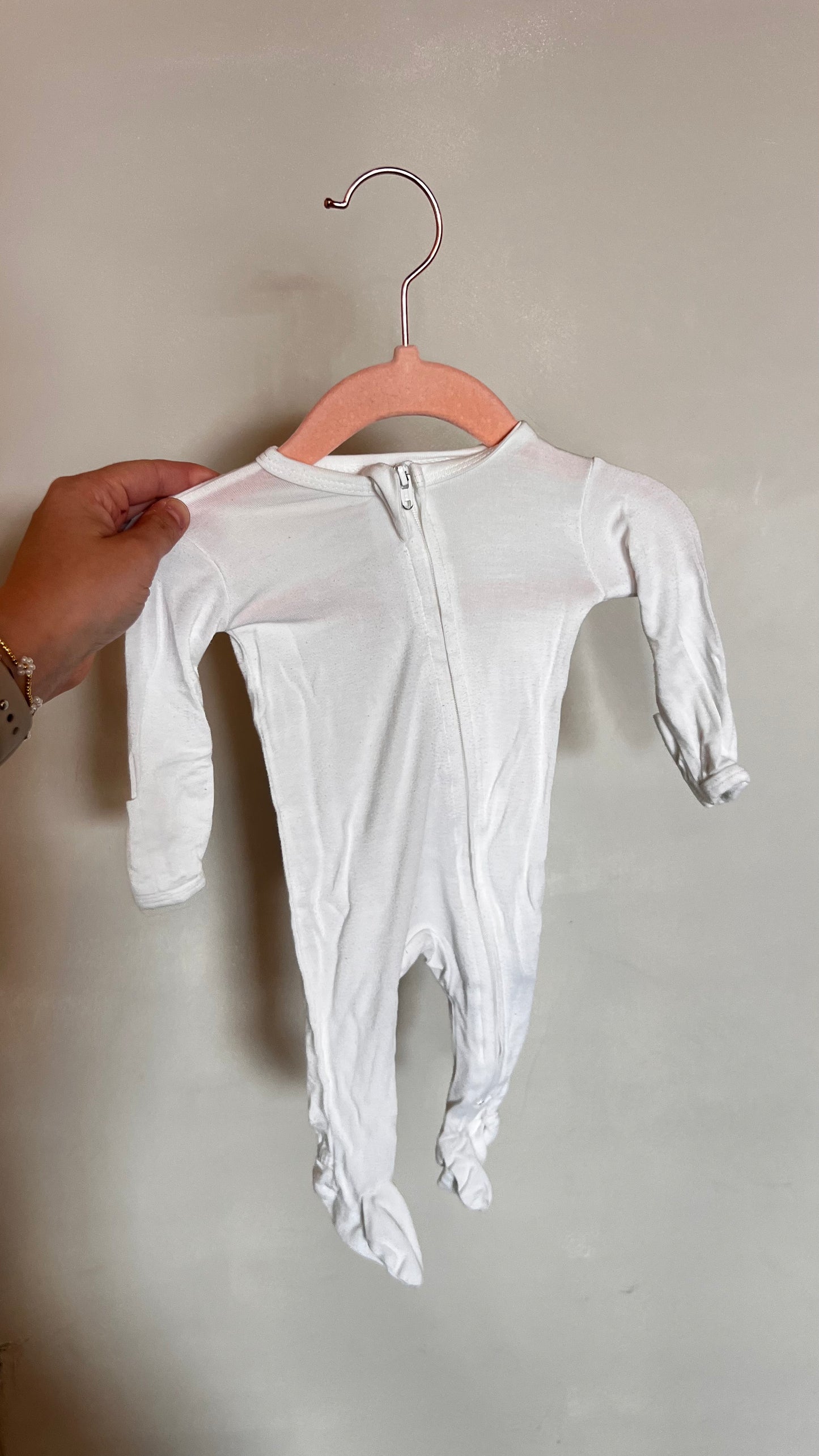KRH - Consignment - Pip & Phee White Sleeper Newborn