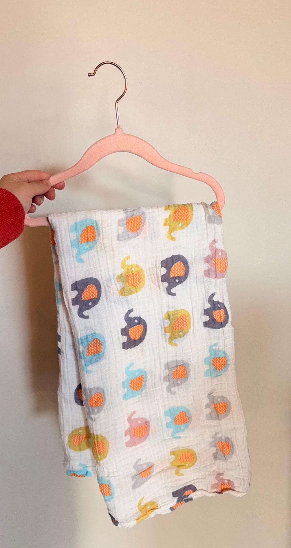 CC Consignment - White Elephant Muslin Receiving Blanket