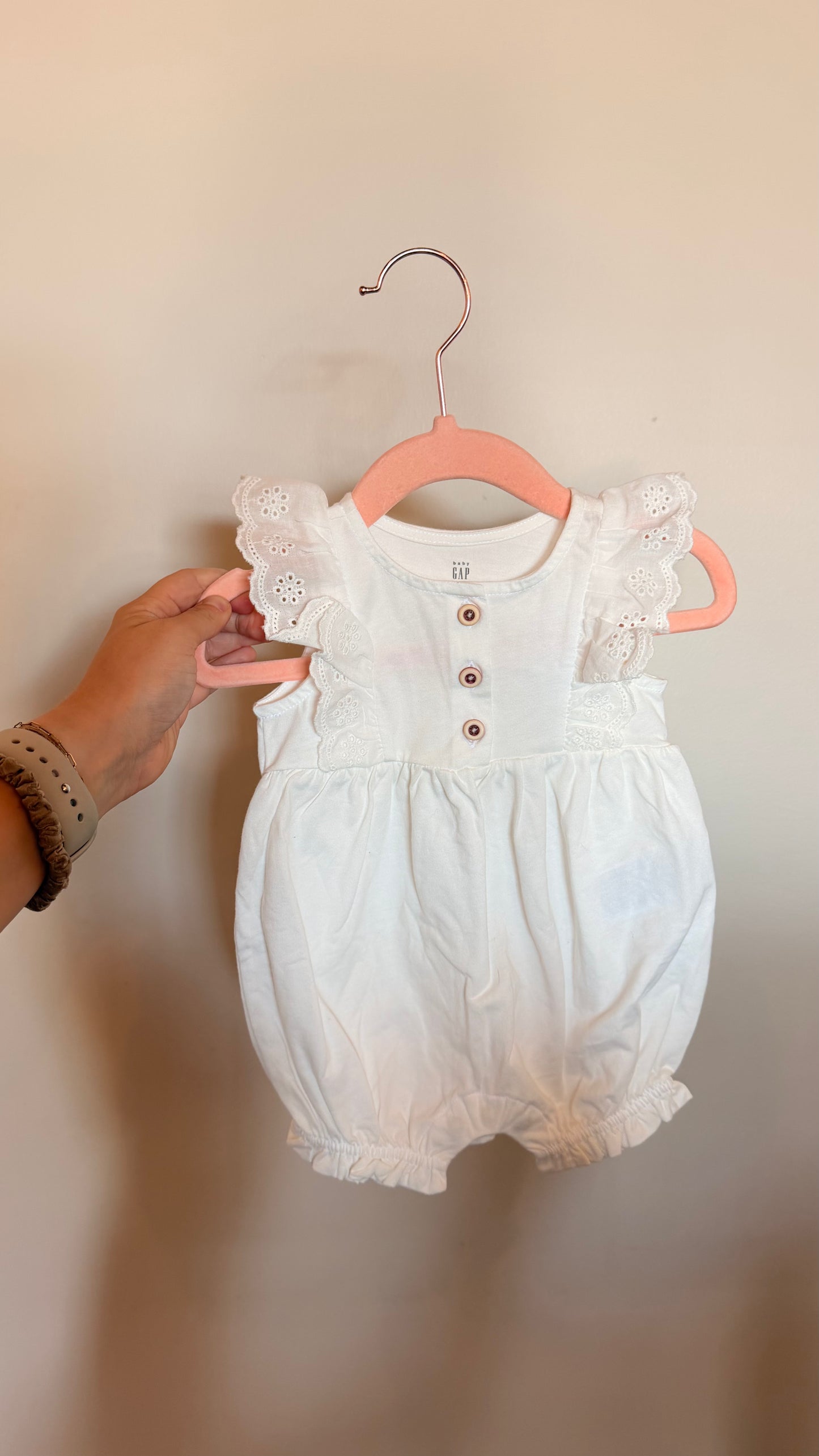 GR - Consignment - Gap Baby White Romper 0-3M
