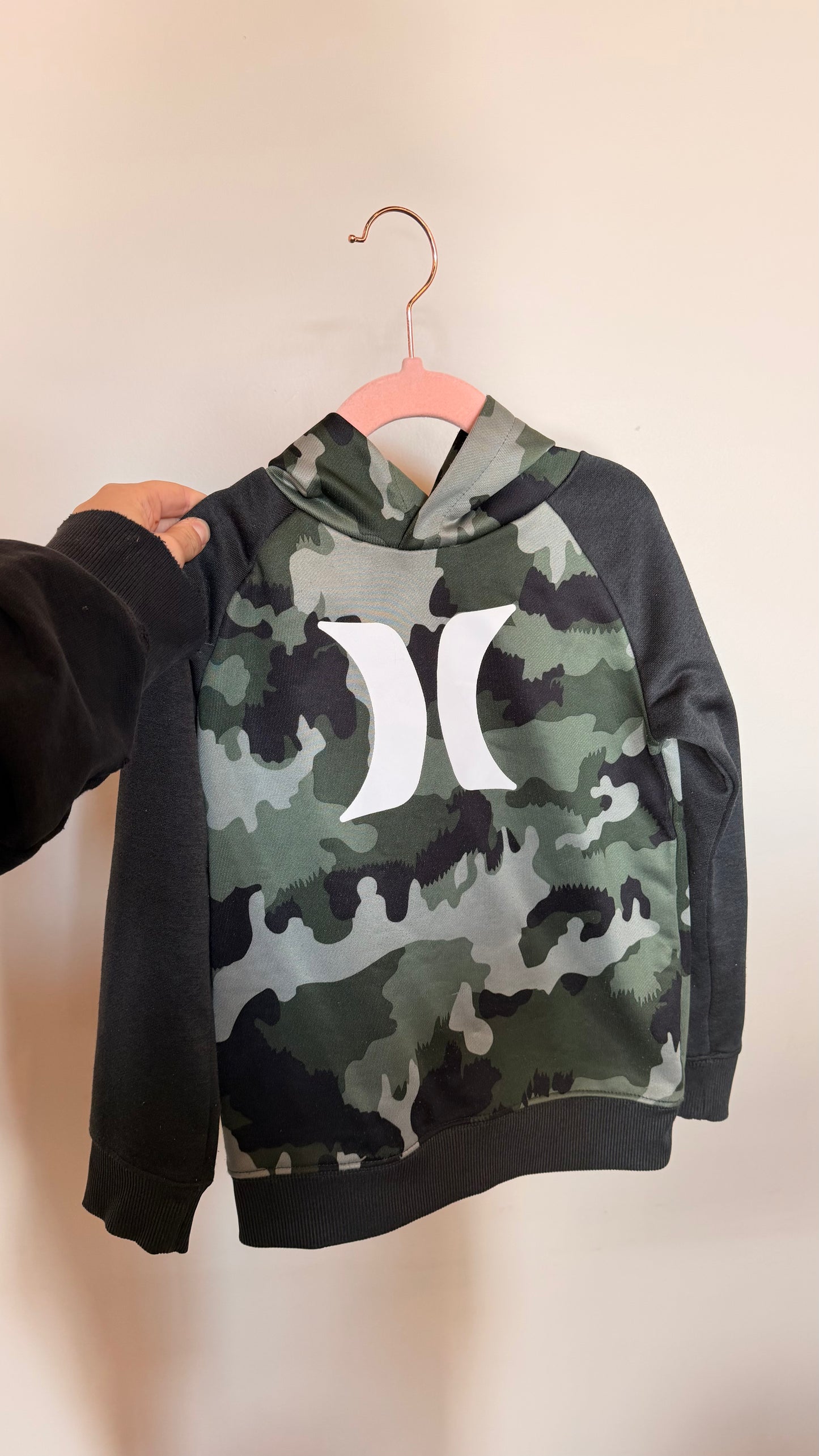 SP Consignment - Hurley Camo Hoodie 5T