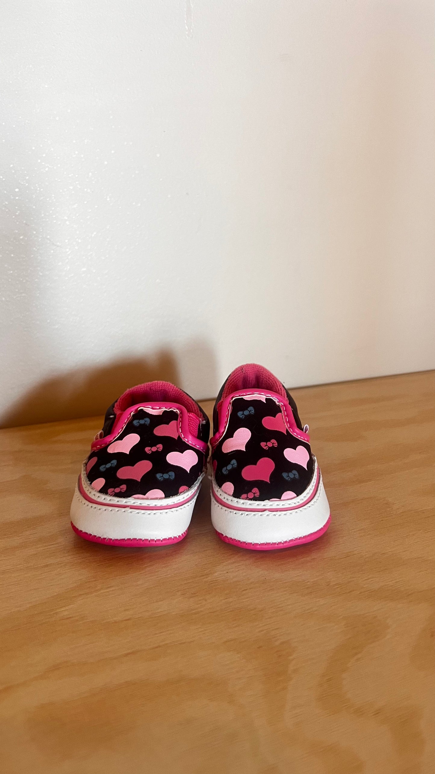 LM - Consignment - Vans Baby Heart Shoe Size 1