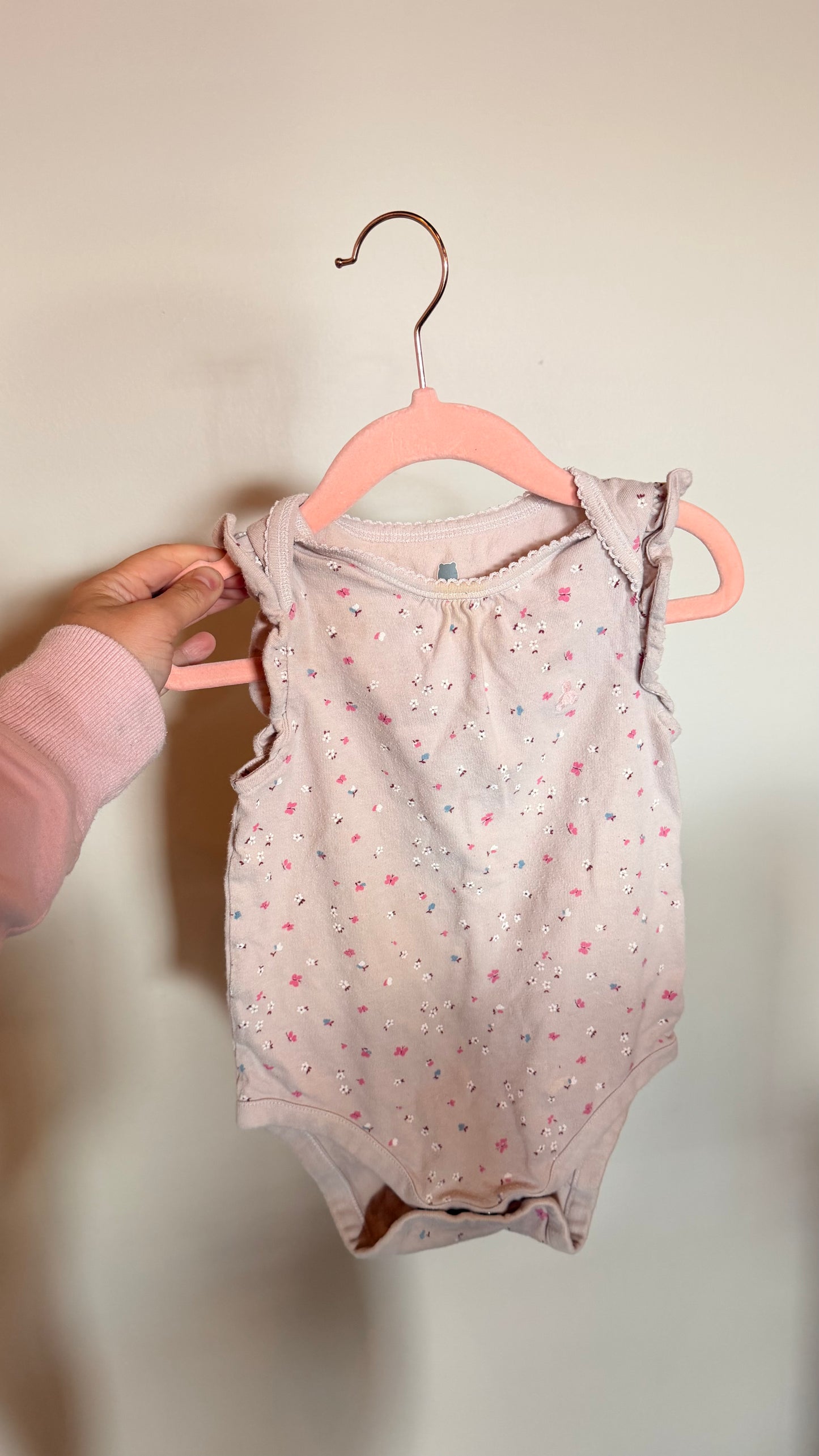 CD - Consignment - Baby Gap - Pink Floral Bodysuit 18-24M