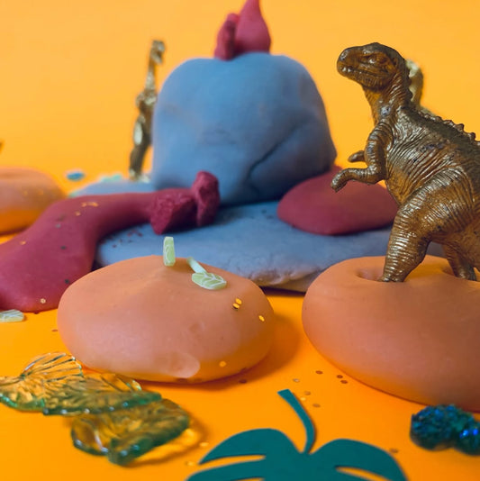 Hey Dough - Jurassic Heart Playdough Kit