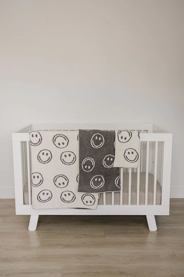 Mebie Baby - Charcoal Smiley Plush Blanket
