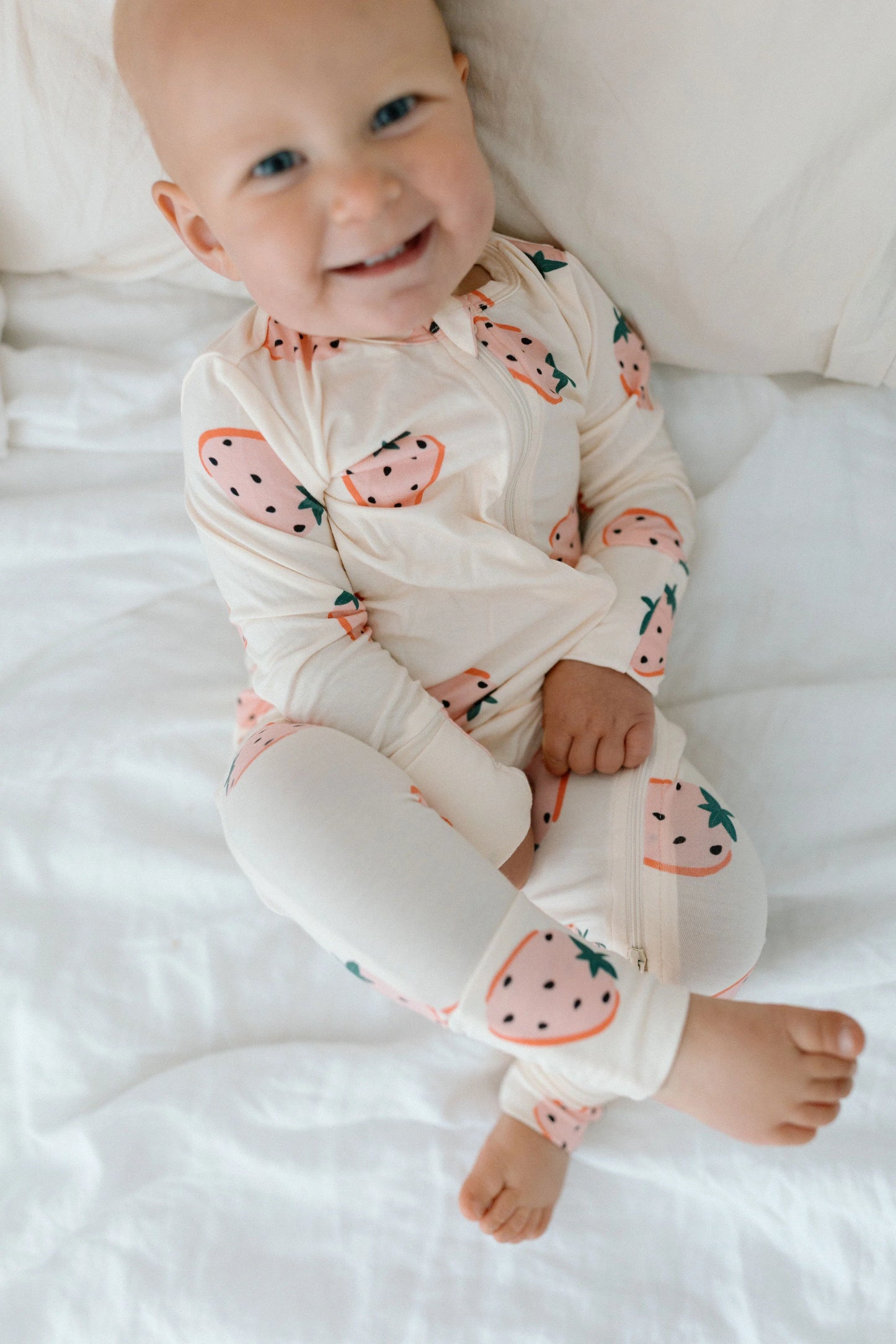 LITTLE LUBA - Strawberry - One Piece Zip