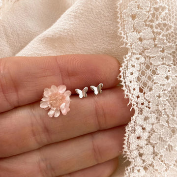 Lises Pieces - Tiny butterfly studs - silver