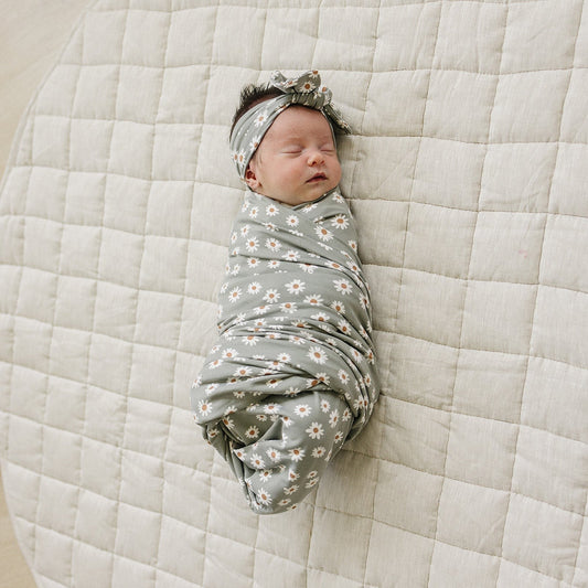 Mebie Baby - Light Green Daisy Bamboo Stretch Swaddle