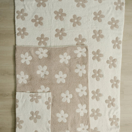 Pre Order - Mebie Baby - Taupe Daisy Plush Blanket