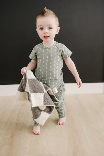 Mebie Baby Checkered Set – Simple Threads