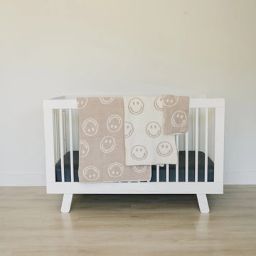 Mebie Baby - Smiley Taupe Checkered Plush Blanket
