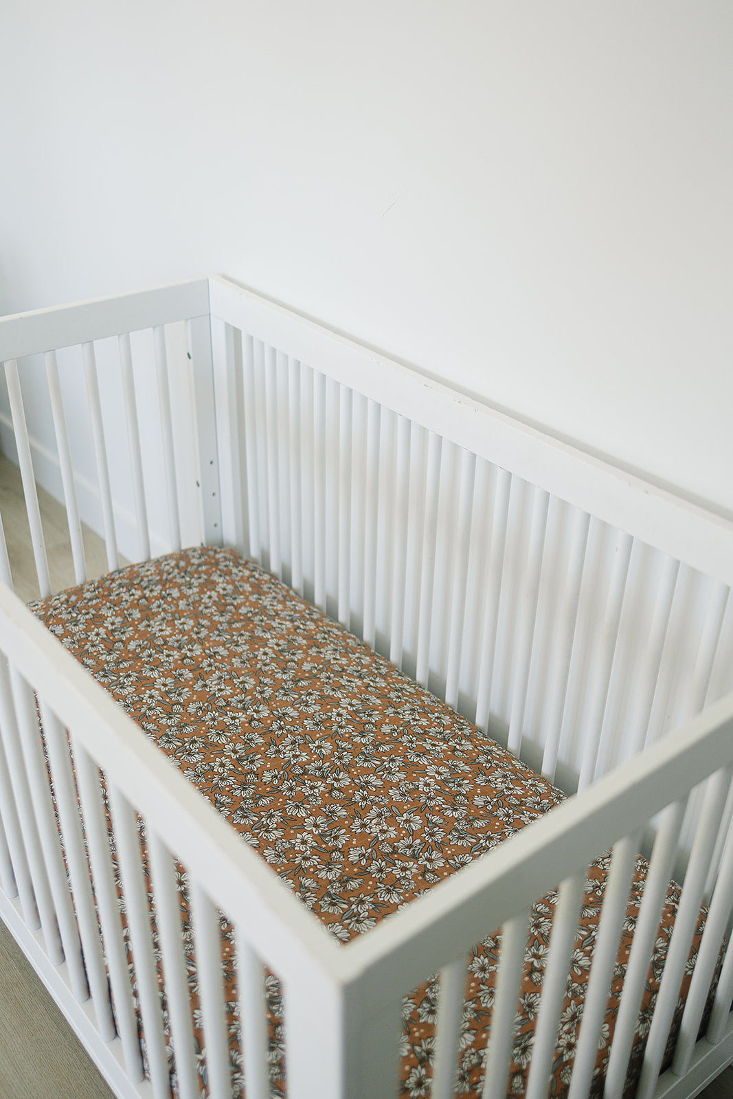 Mebie Baby - Magnolia Muslin Crib Sheet