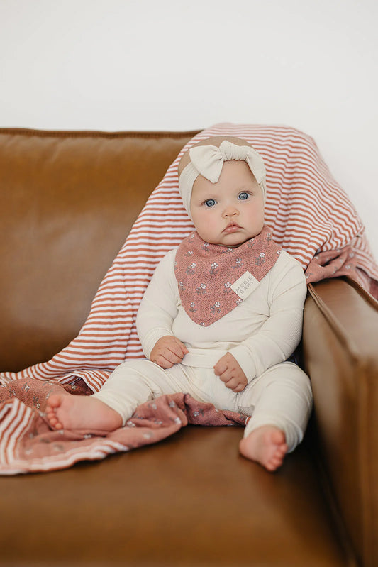 Mebie Baby - Vintage Pink Floral Classic Muslin Bib