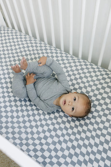 Mebie Baby - Dusty Blue Wavy Checkered Muslin Crib Sheet