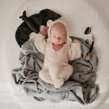 Mushie - Silicone Pacifier Clip | Eva - Black