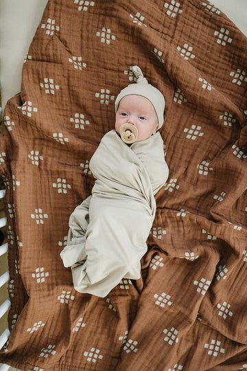 Mebie Baby - Oatmeal Newborn Knot Hat